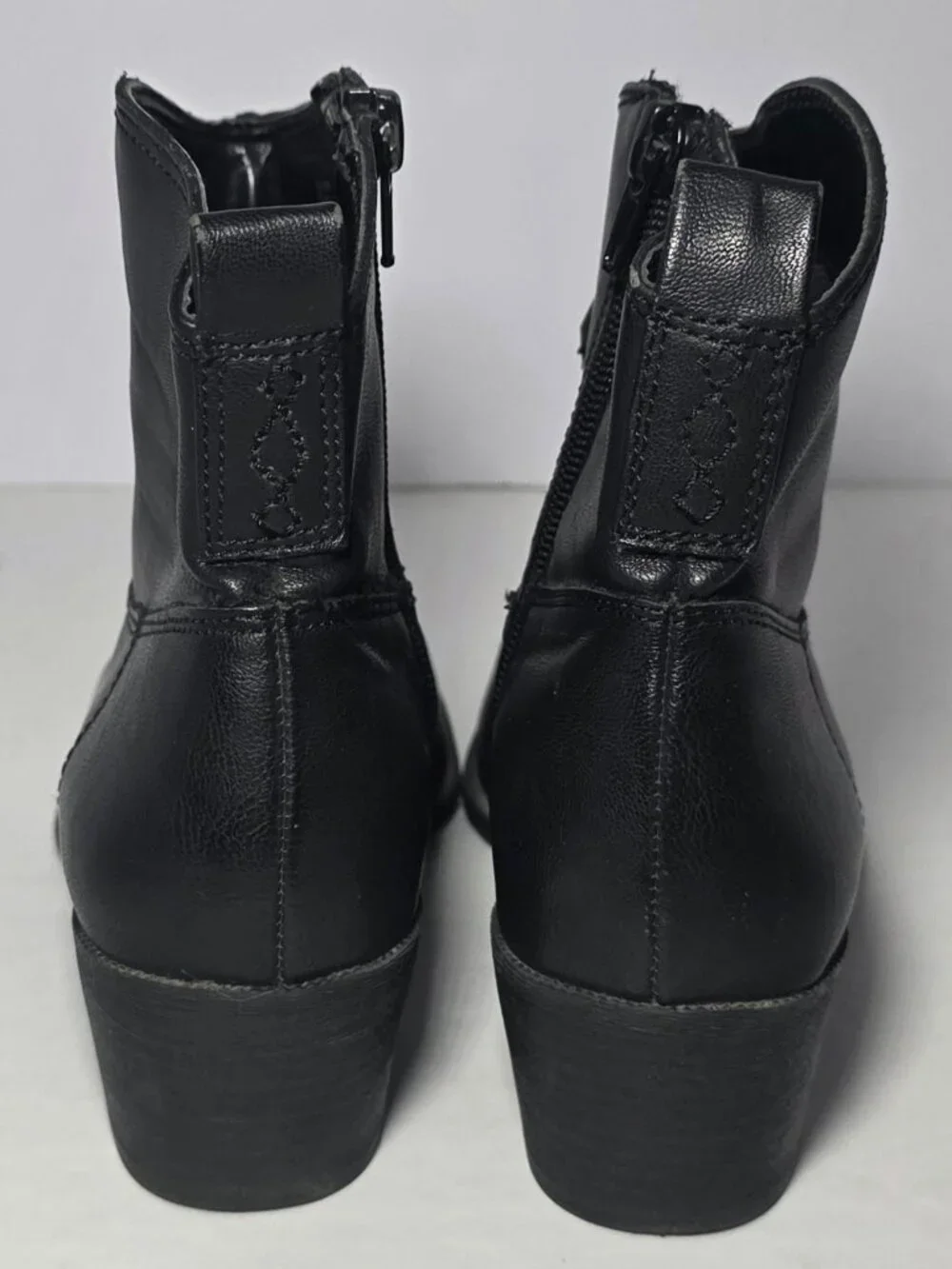 Style & Co Womens Black Zippered Ankle Boots Size 5.5M